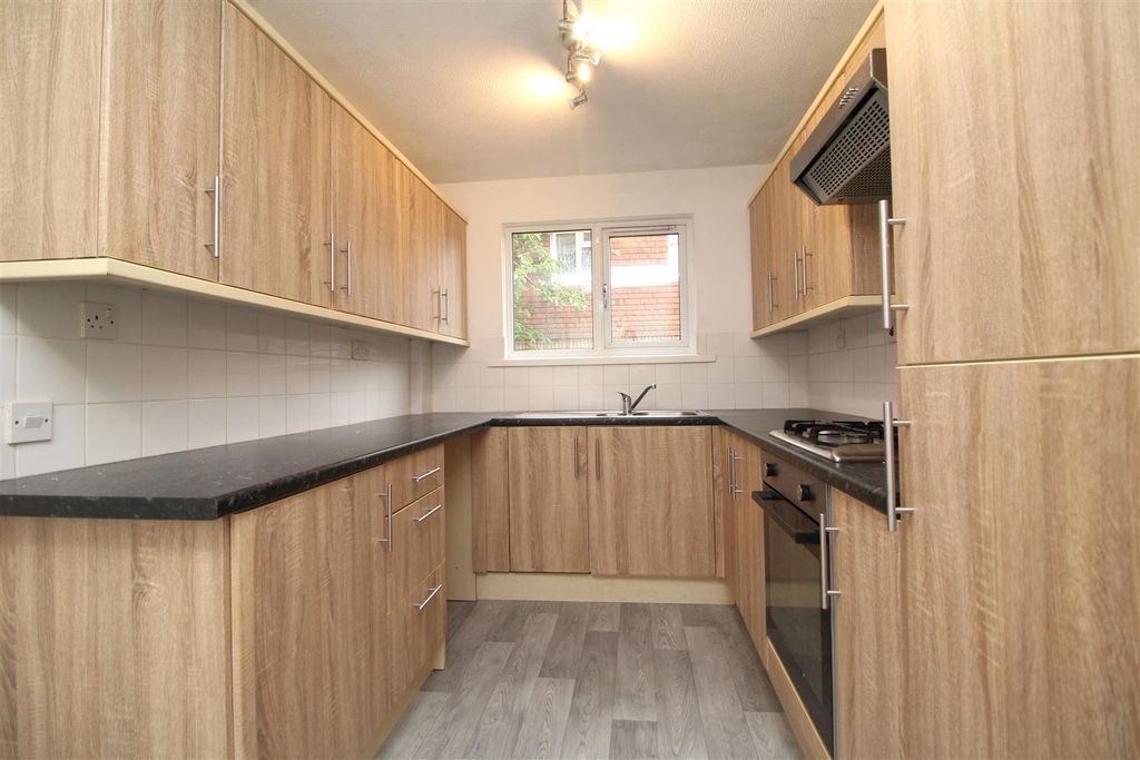 Property photo 3 of 14 Kitchen .Jpg