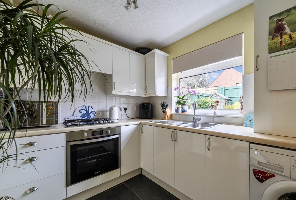 Property photo 3 of 16 1421471-14-69Aedd...