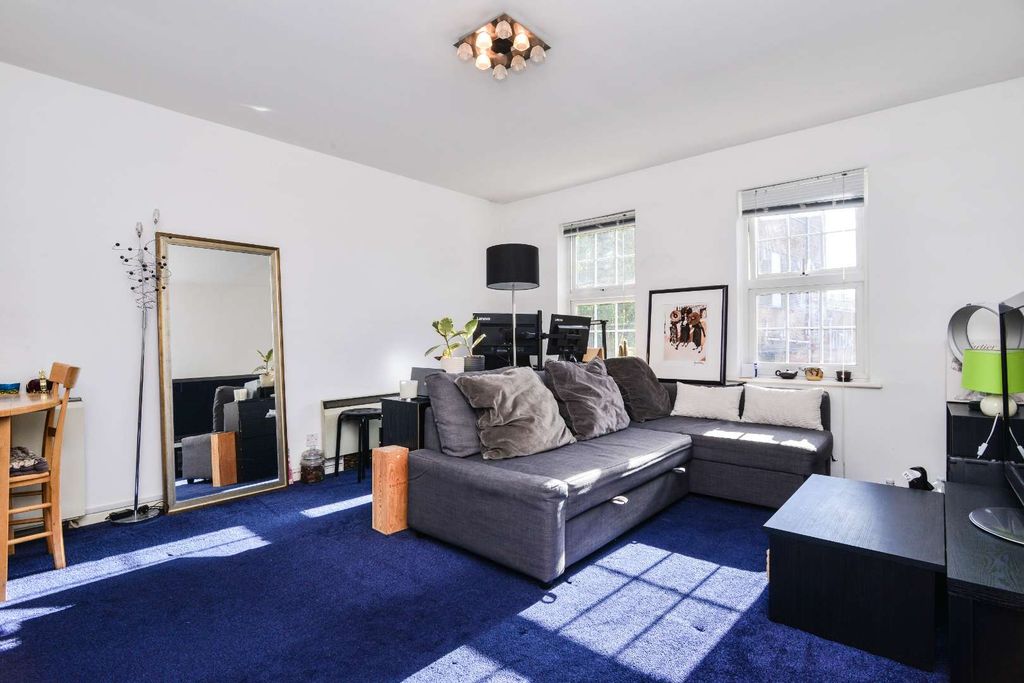 Property photo 1 of 5