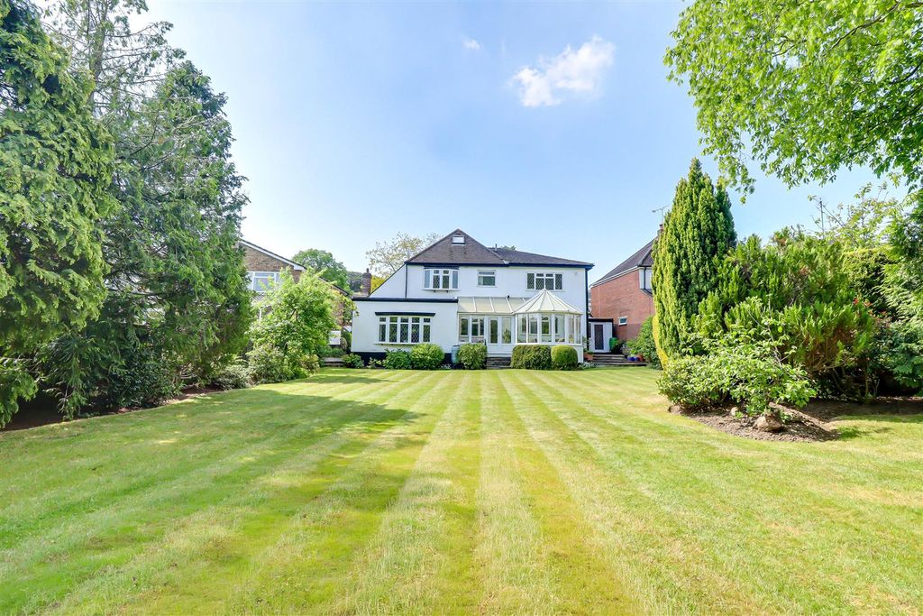 Property photo 2 of 37