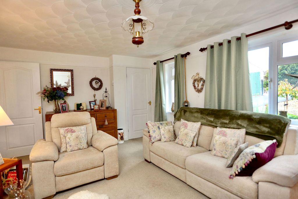 Property photo 3 of 24