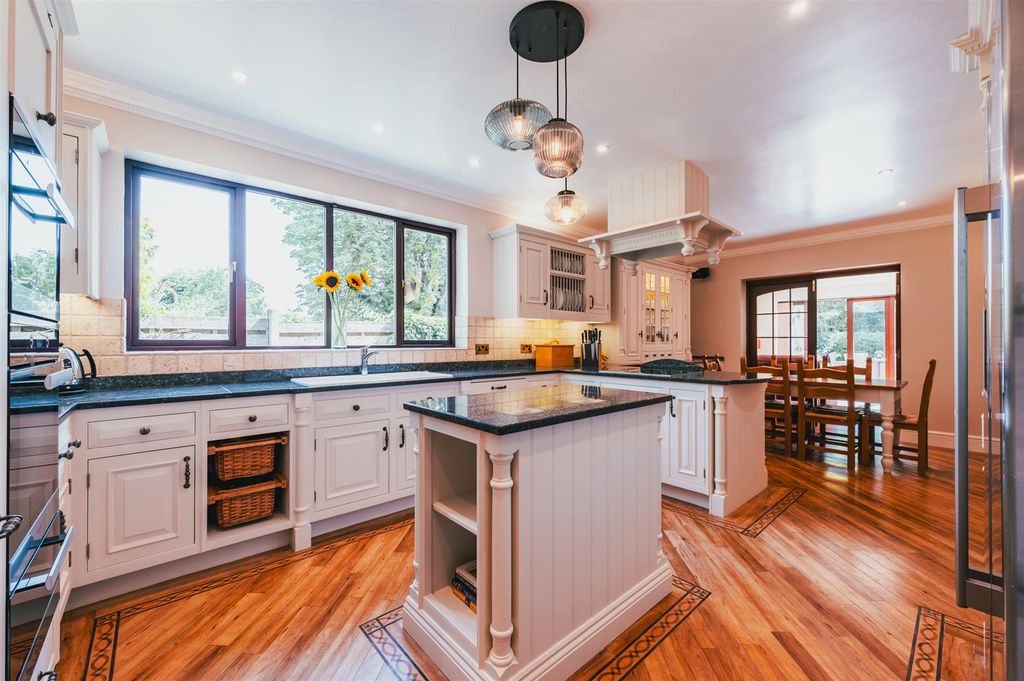 Property photo 2 of 61 Dining Kitchen