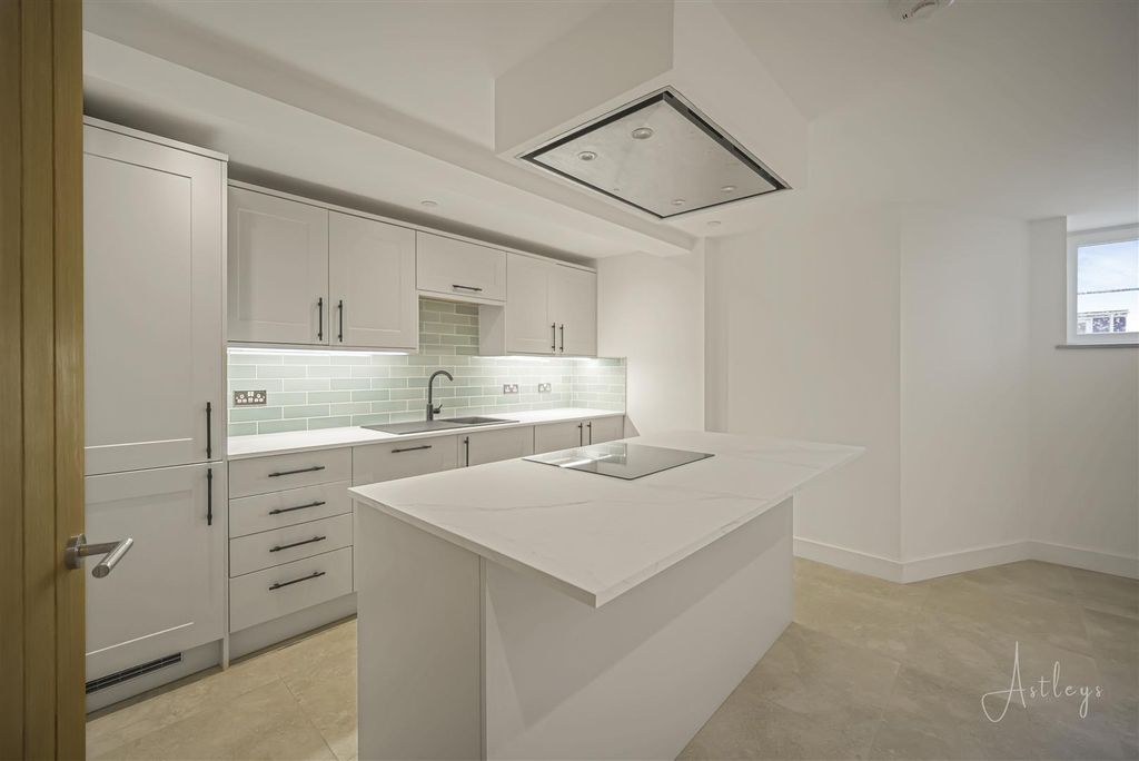 Property photo 1 of 19 07-P1041379.Jpg