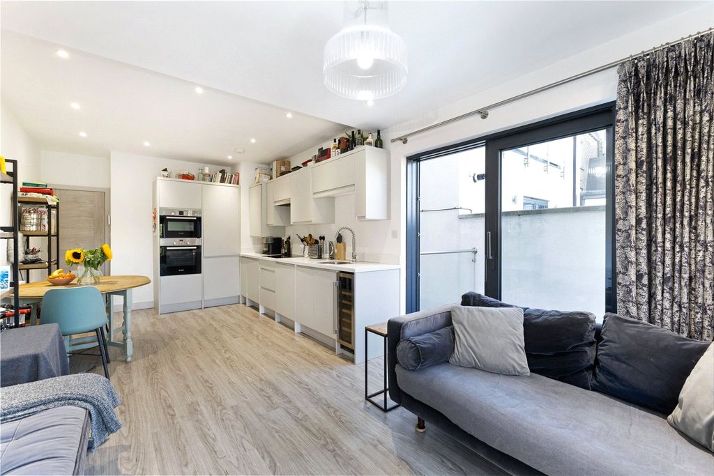 Property photo 1 of 12 Picture No. 24