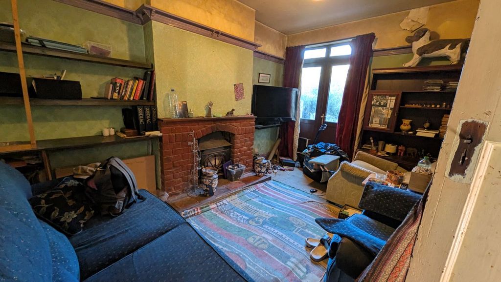 Property photo 2 of 7