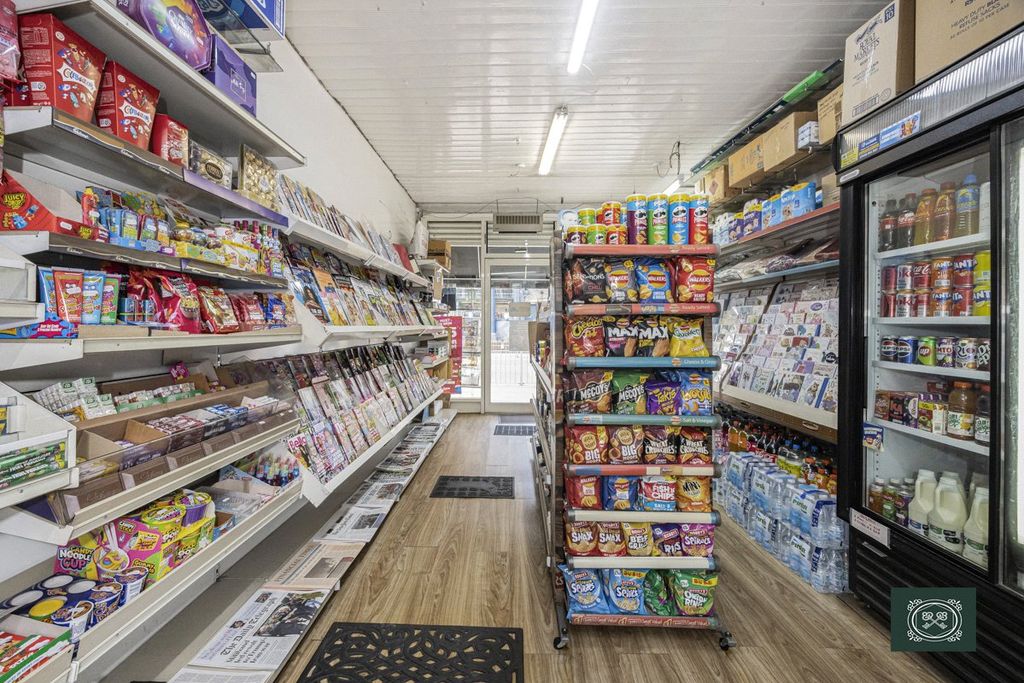 Property photo 2 of 23 Internal