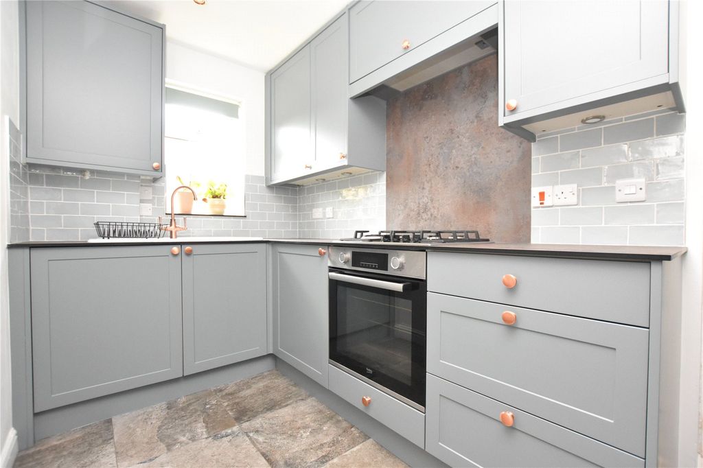Property photo 2 of 15 Picture No. 01