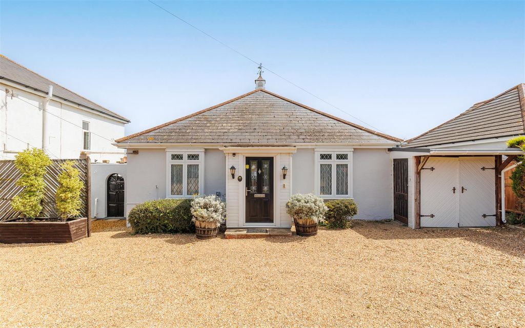 Property photo 2 of 32