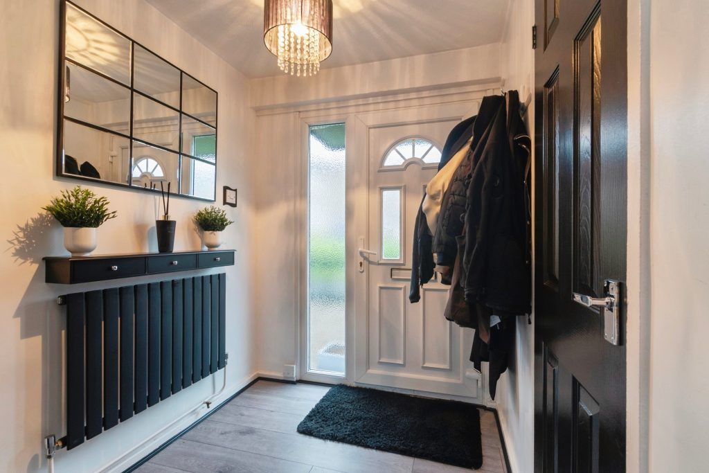 Property photo 2 of 28