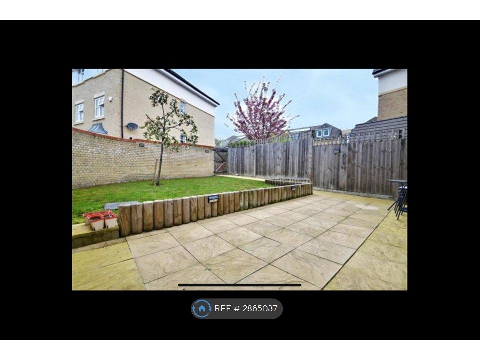 Property photo 3 of 12 Garden