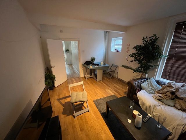 Property photo 2 of 7 Images