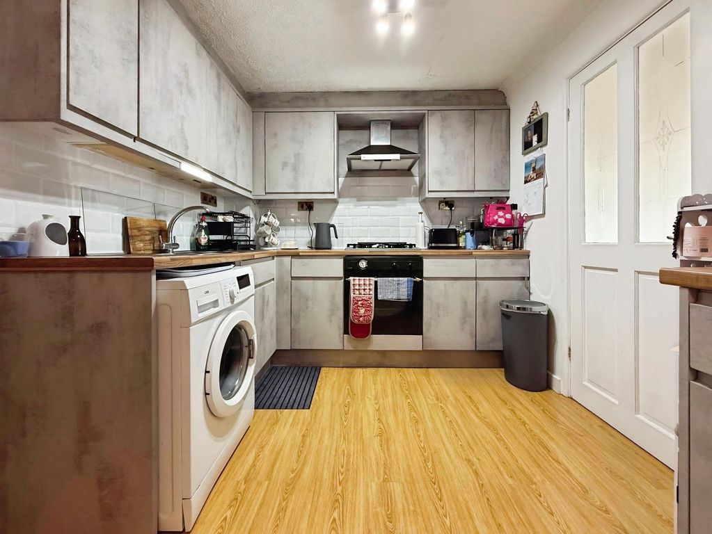 Property photo 3 of 14 Kitchen/Diner