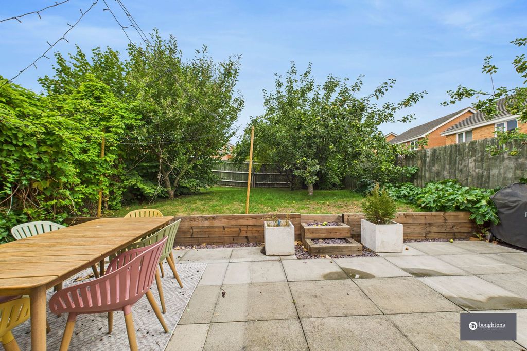 Property photo 2 of 32