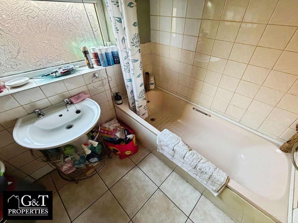 Property photo 3 of 5 Bathroom