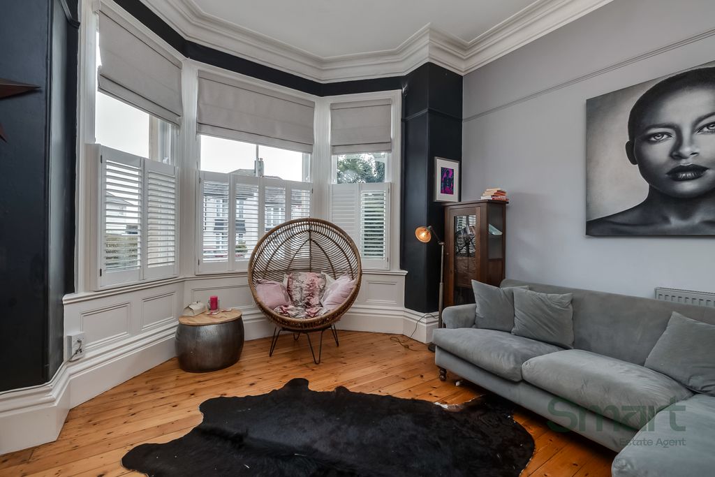 Property photo 3 of 30 0028