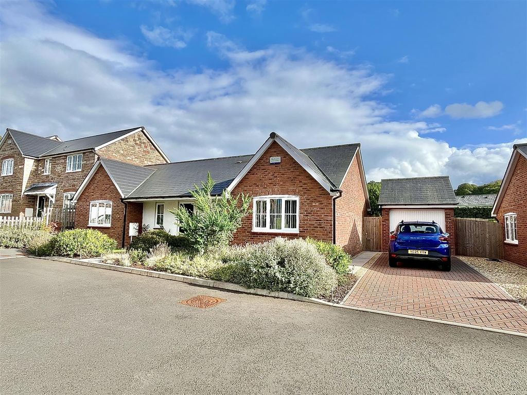 Property photo 1 of 30