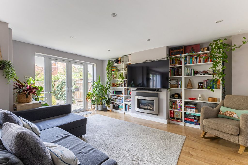 Property photo 3 of 16 Sitting Room