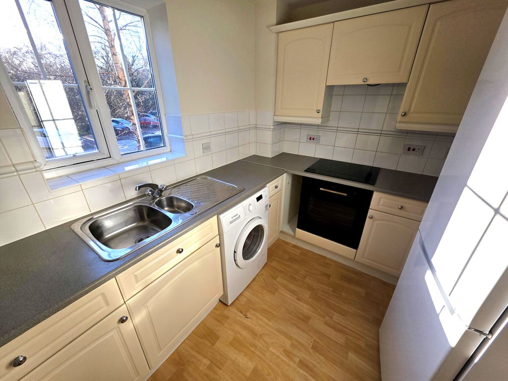 Property photo 3 of 5 Kitchen