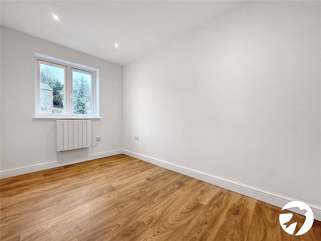 Property photo 3 of 6 Picture No. 02