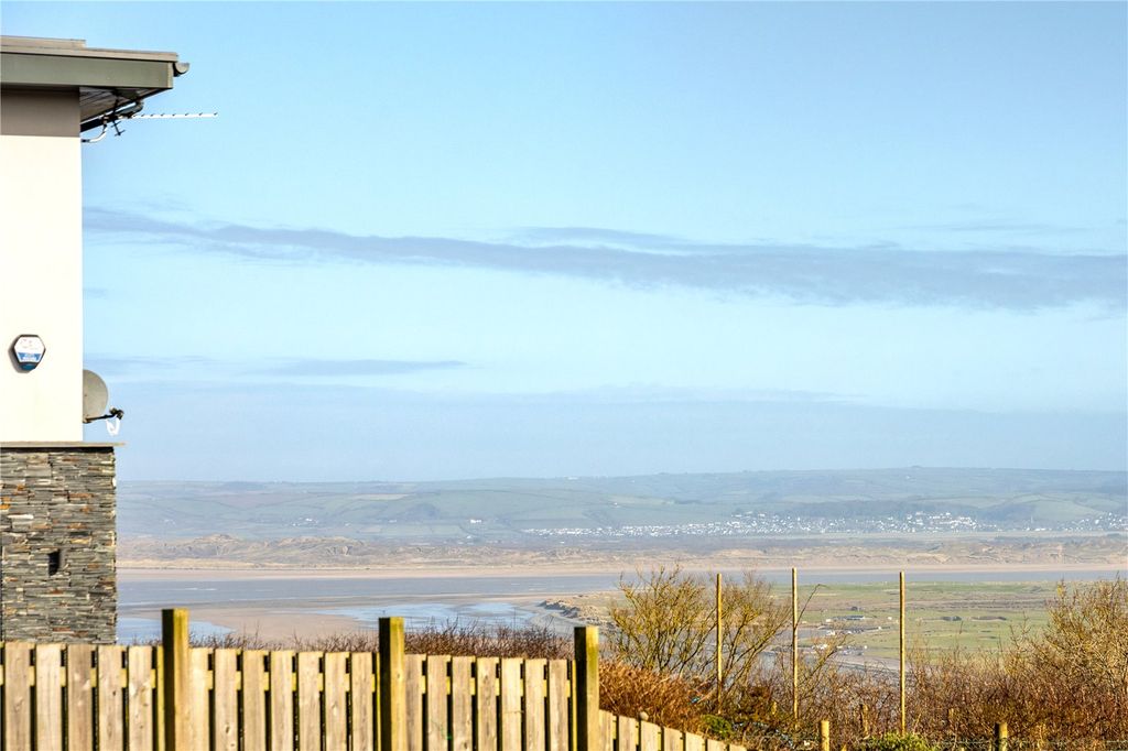 Property photo 3 of 27 Picture No. 11