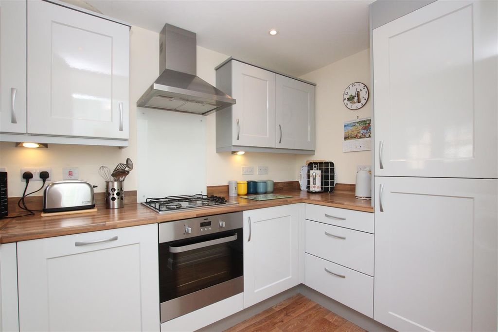 Property photo 3 of 12 Kitchen.Jpg