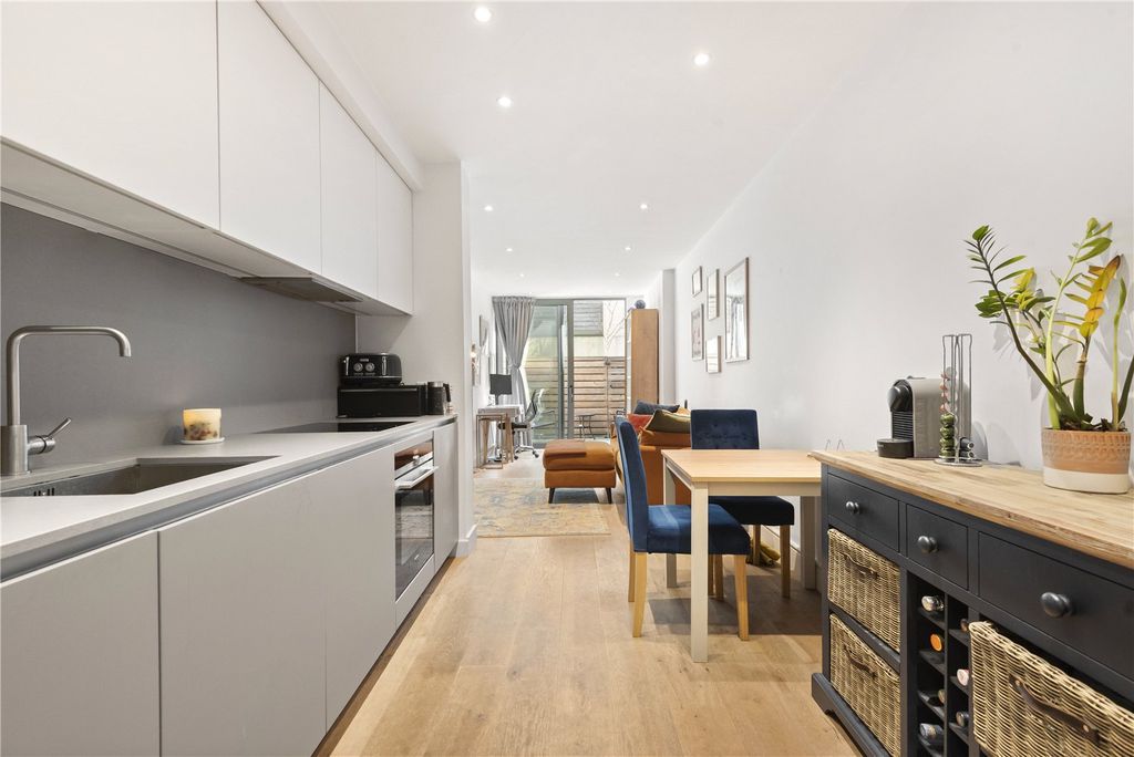 Property photo 1 of 8 Kitchen