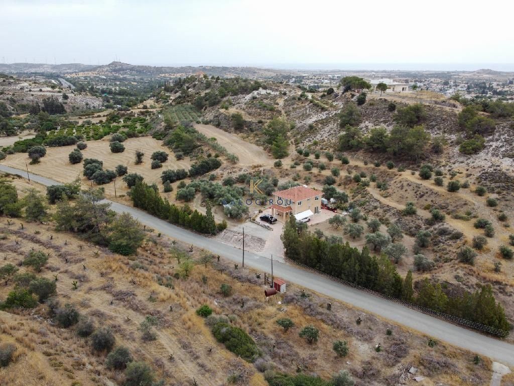 Property photo 3 of 6