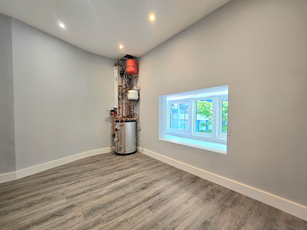 Property photo 3 of 8 3