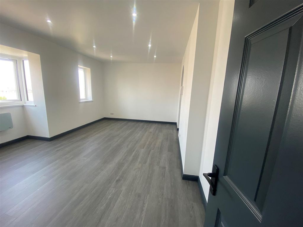 Property photo 3 of 7 Receptiopn.Jpg