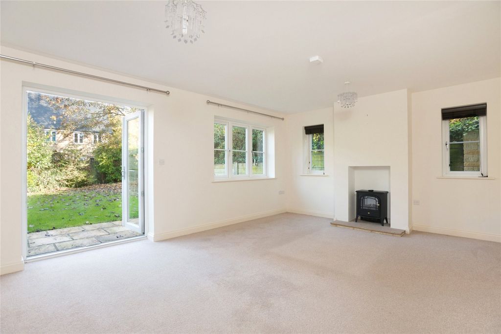 Property photo 3 of 16 Picture No. 02