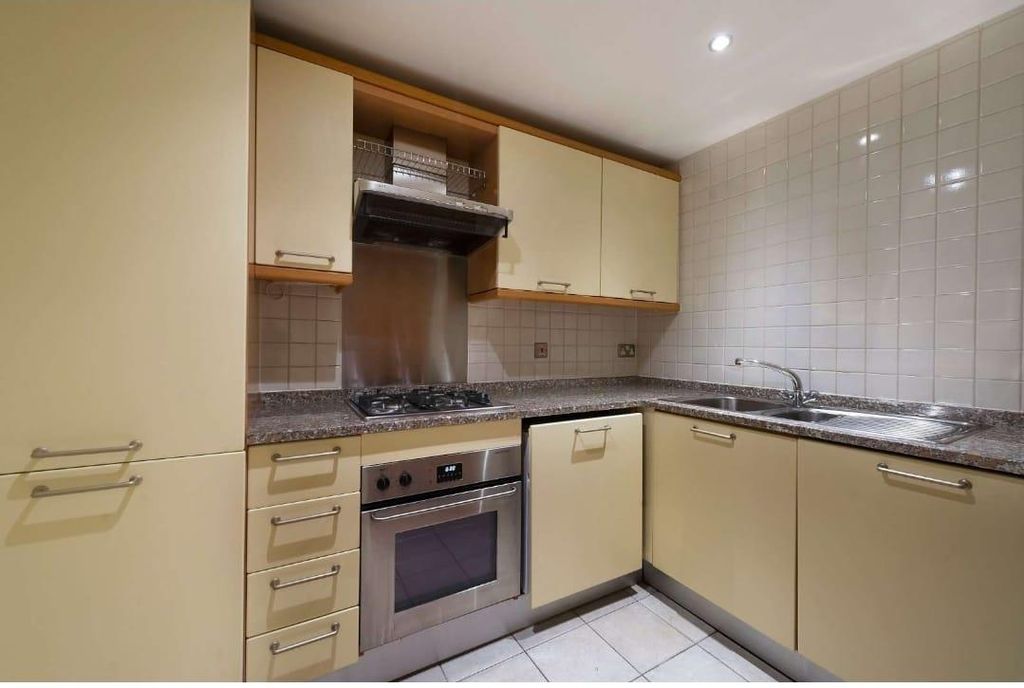 Property photo 3 of 14 Kitchen.Jpg