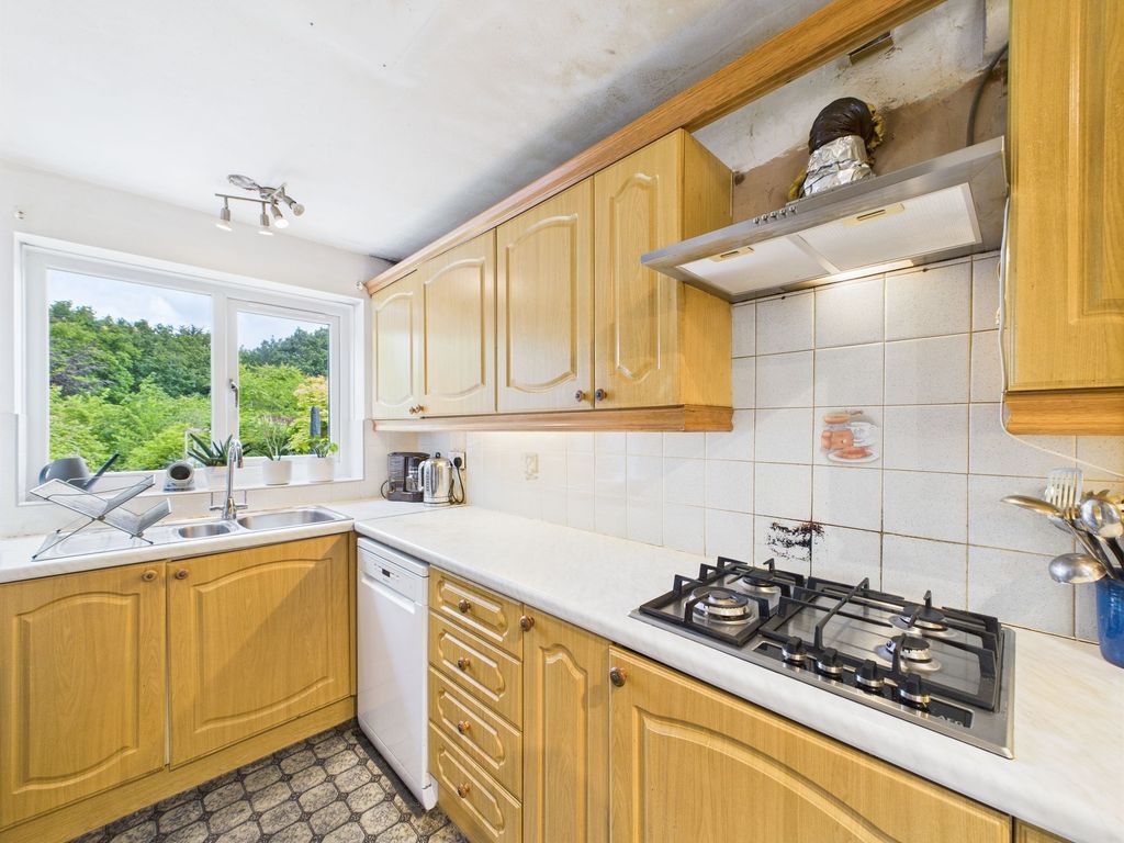Property photo 3 of 44