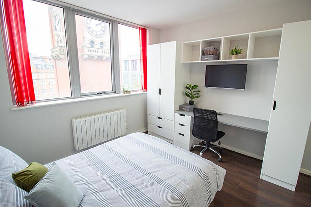 Property photo 1 of 6 Bright And Inviting Double Bedroom Featuring Large...