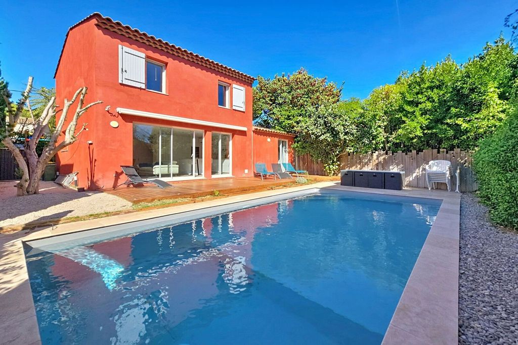 Property photo 1 of 7 Villa With 4 Bedrooms, Garden And Pool, 15-Minute Walk From La Rotonde