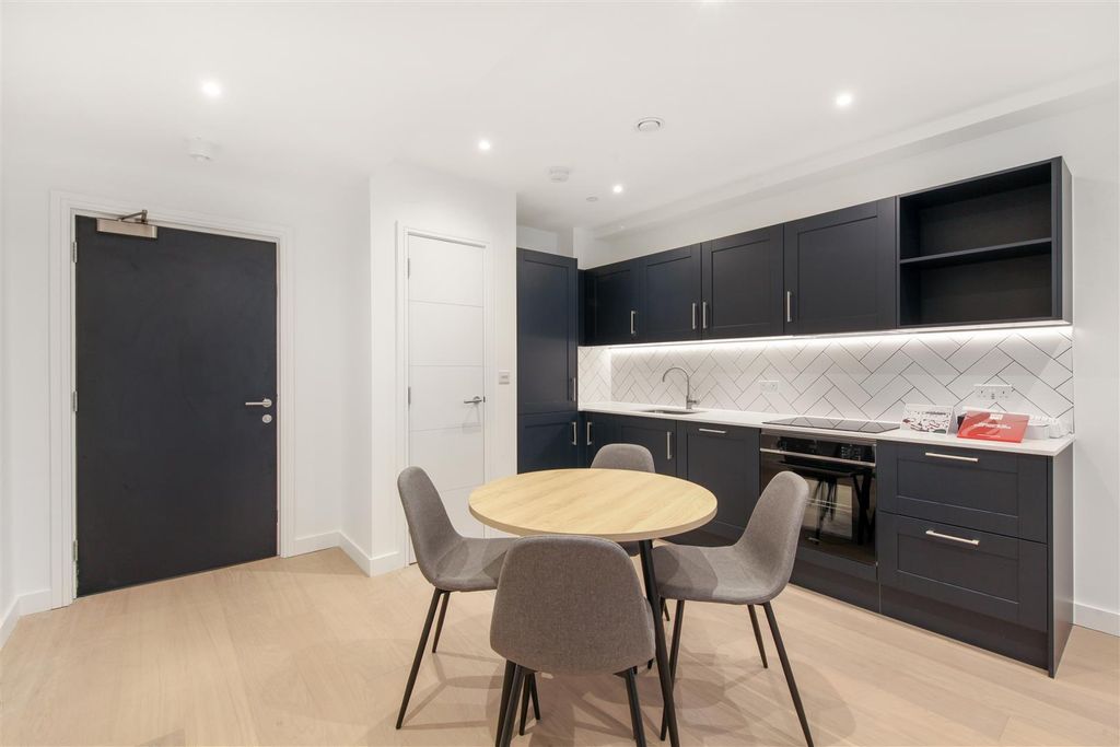 Property photo 1 of 11 108Bro~4.Jpg
