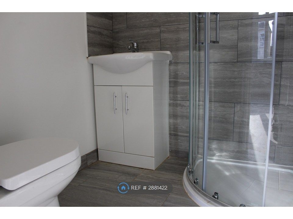 Property photo 3 of 5 Ensuite Bathroom