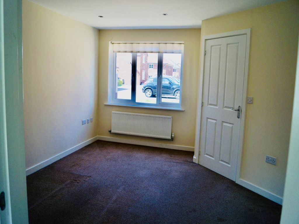 Property photo 2 of 14 Lounge