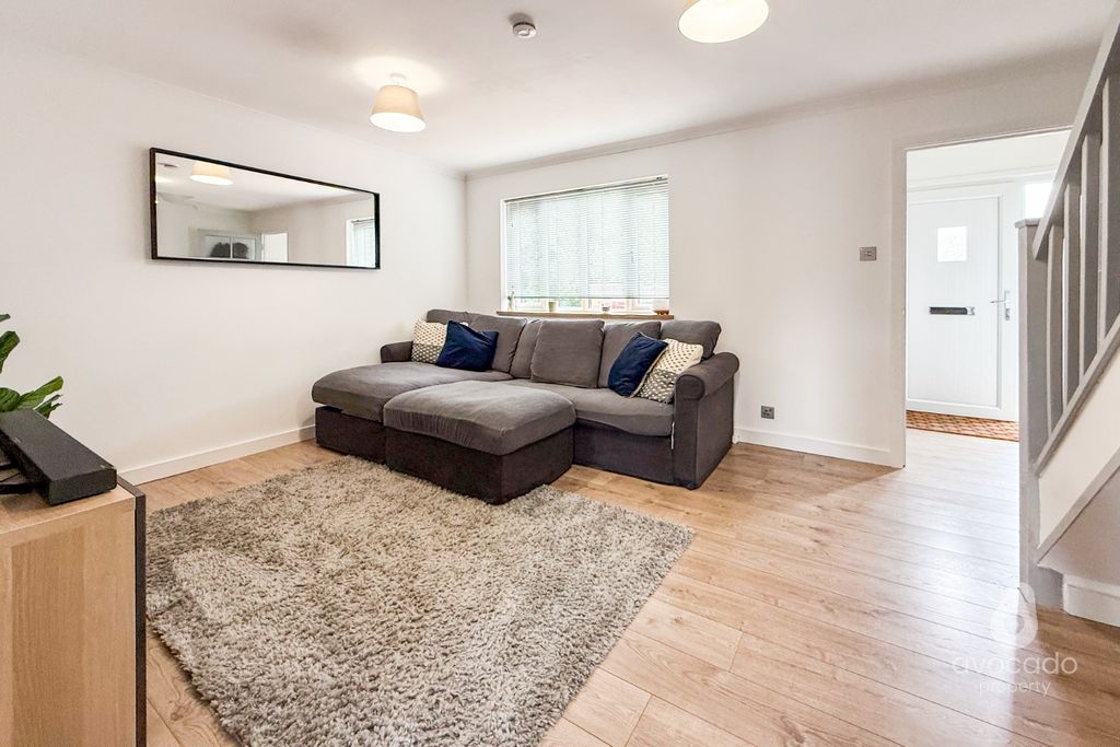 Property photo 3 of 12 4274006