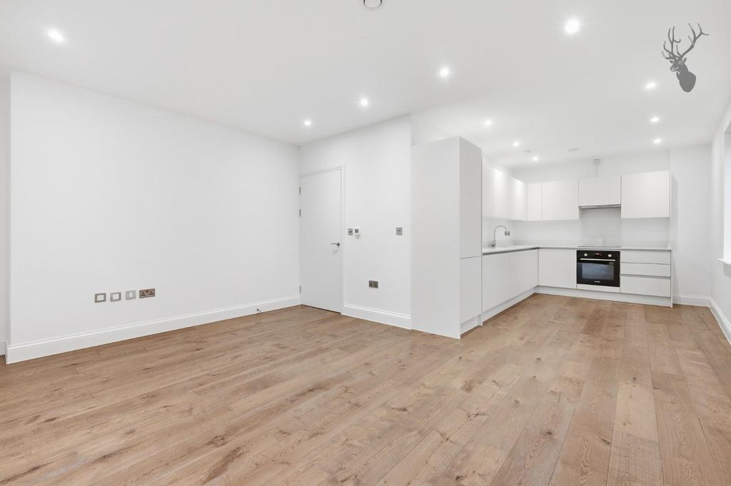 Property photo 3 of 9 010_Img_1294.Jpg