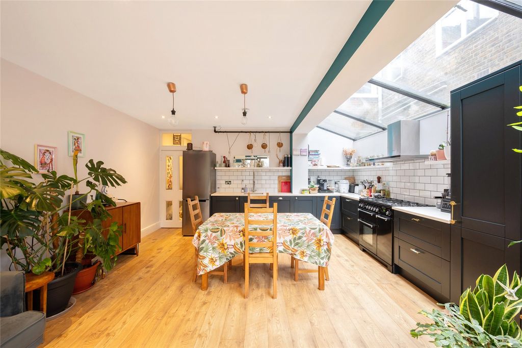 Property photo 1 of 8 Picture No. 24