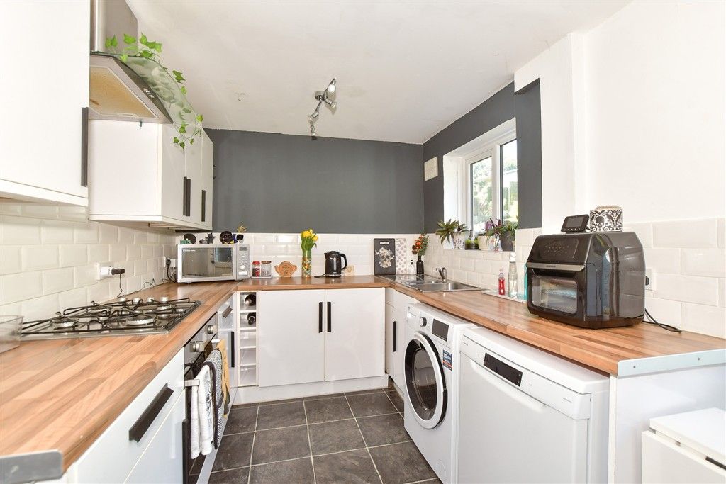 Property photo 3 of 12 Kitchen/Breakfast Room