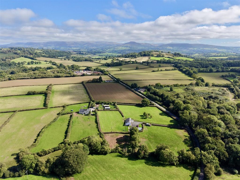 Property photo 3 of 22 Dji_Fly_20260921_134710_0415_1789994931017_Photo.J
