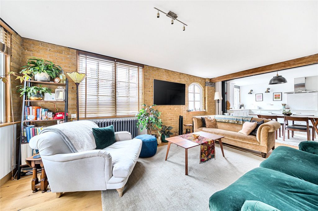 Property photo 1 of 17 Reception Room