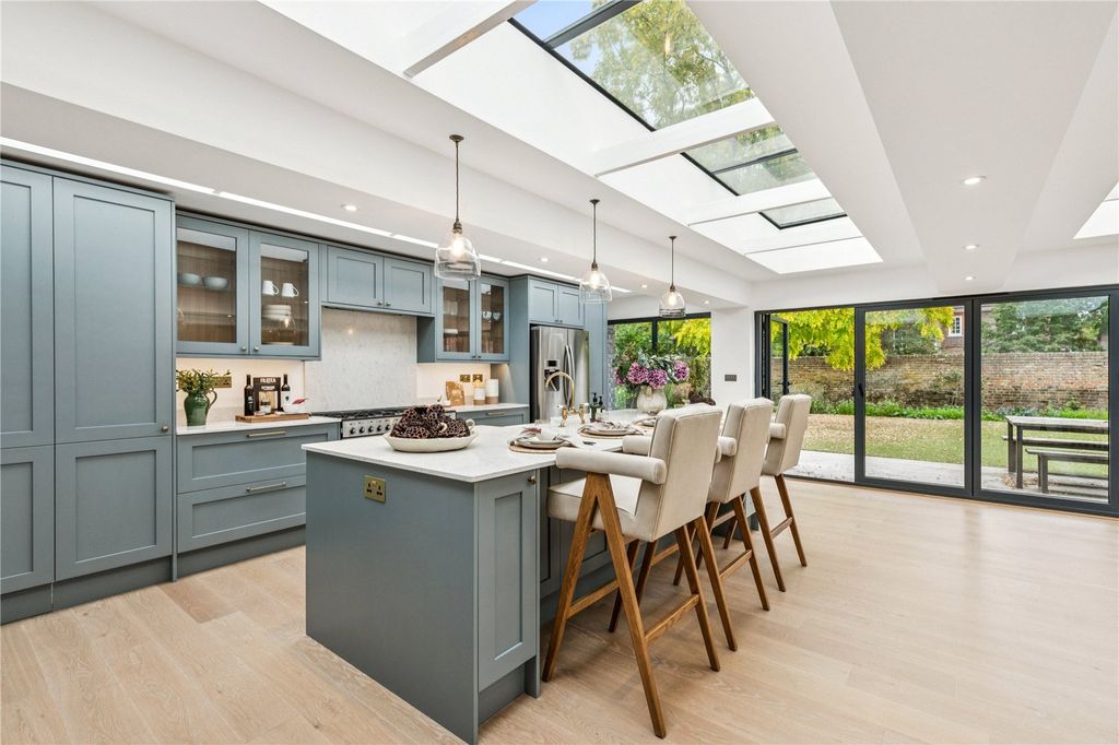 Property photo 1 of 24 Kitchen