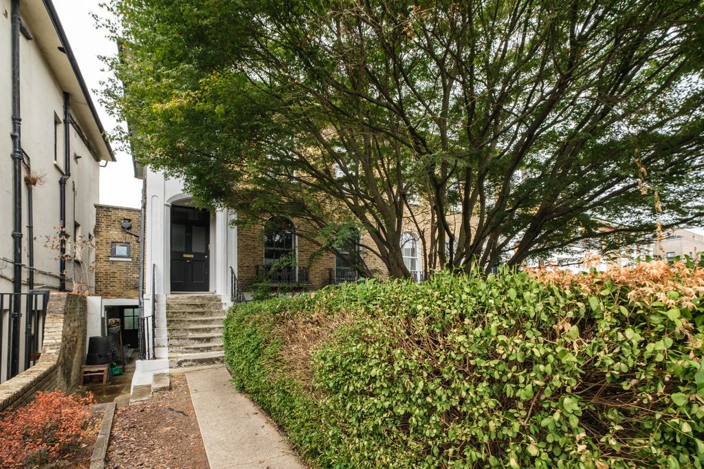 Property photo 3 of 18