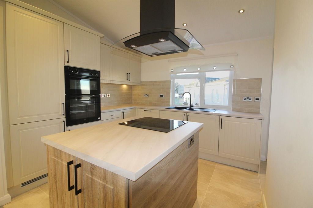 Property photo 3 of 11 E Kitchen 2.Jpg