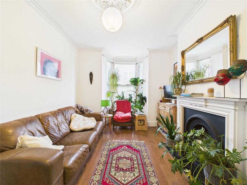 Property photo 3 of 20 Picture No. 04