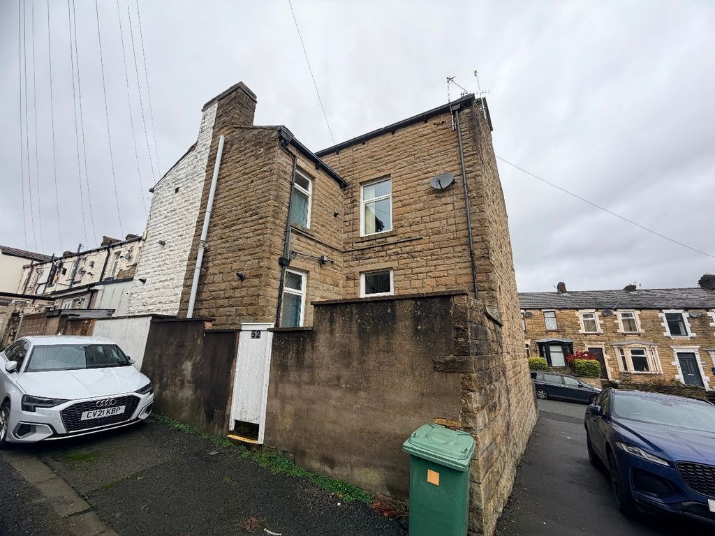 Property photo 2 of 8