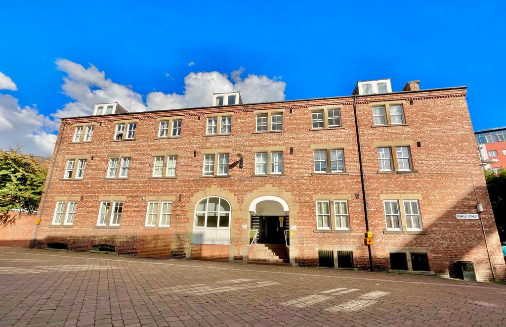 Property photo 2 of 18