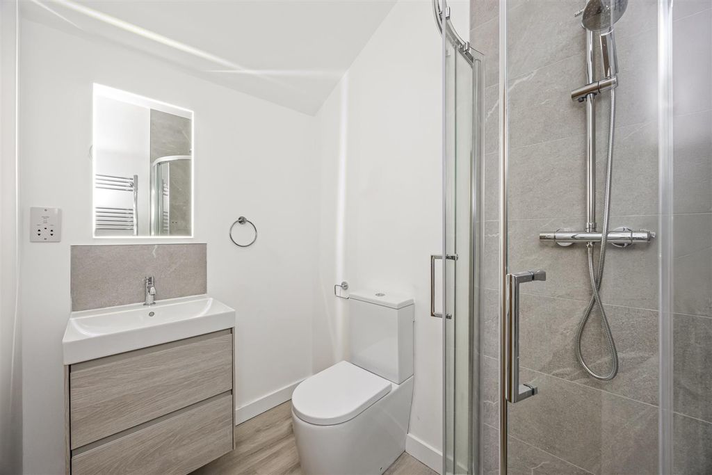 Additional image 19 of 2 bed flat to rentMontague Street, Worthing BN11